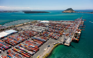 Kalmar and the Port of Tauranga – a relationship that straddles two decades